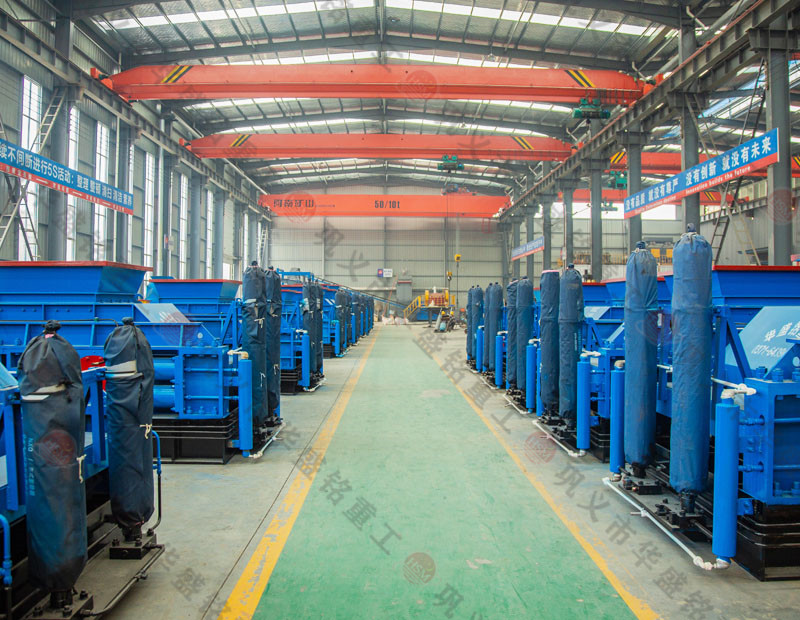 处理建筑废料用什么设备？破碎红砖用云鼎_云鼎（中国）好吗？